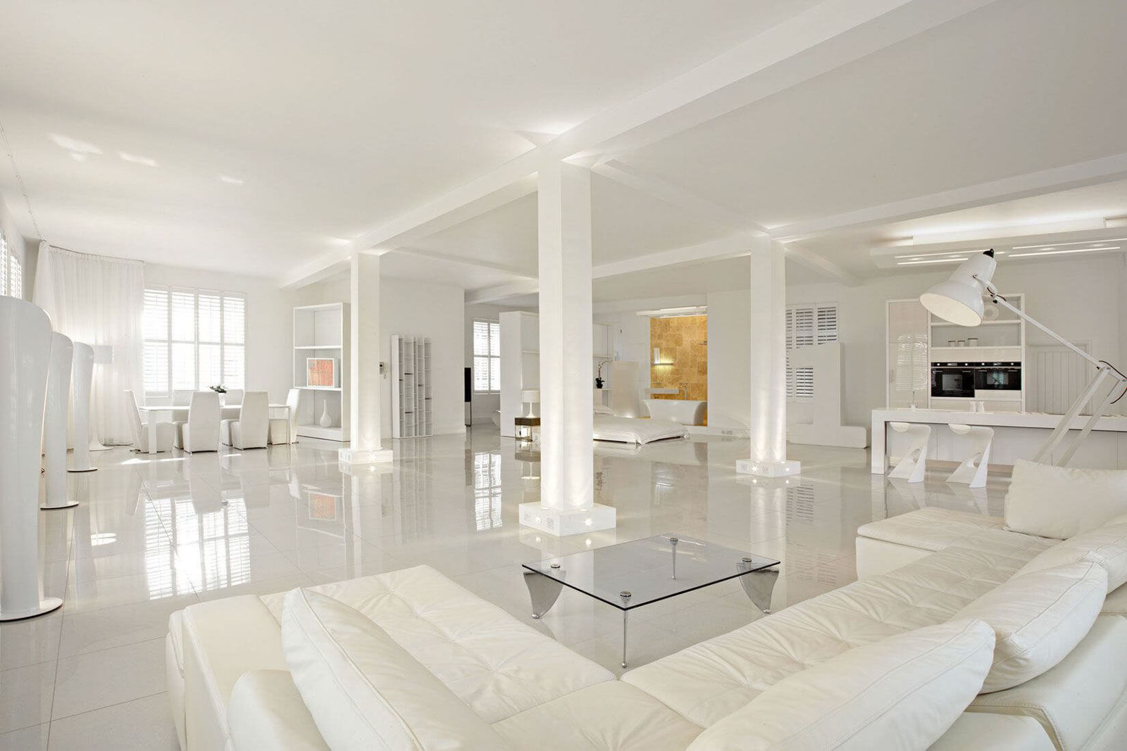Classy All White Interior With Gold Accents - Woman Blog